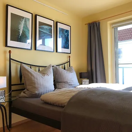 Fewo Anton Mit Balkon & Parkplatz 公寓 青斯特